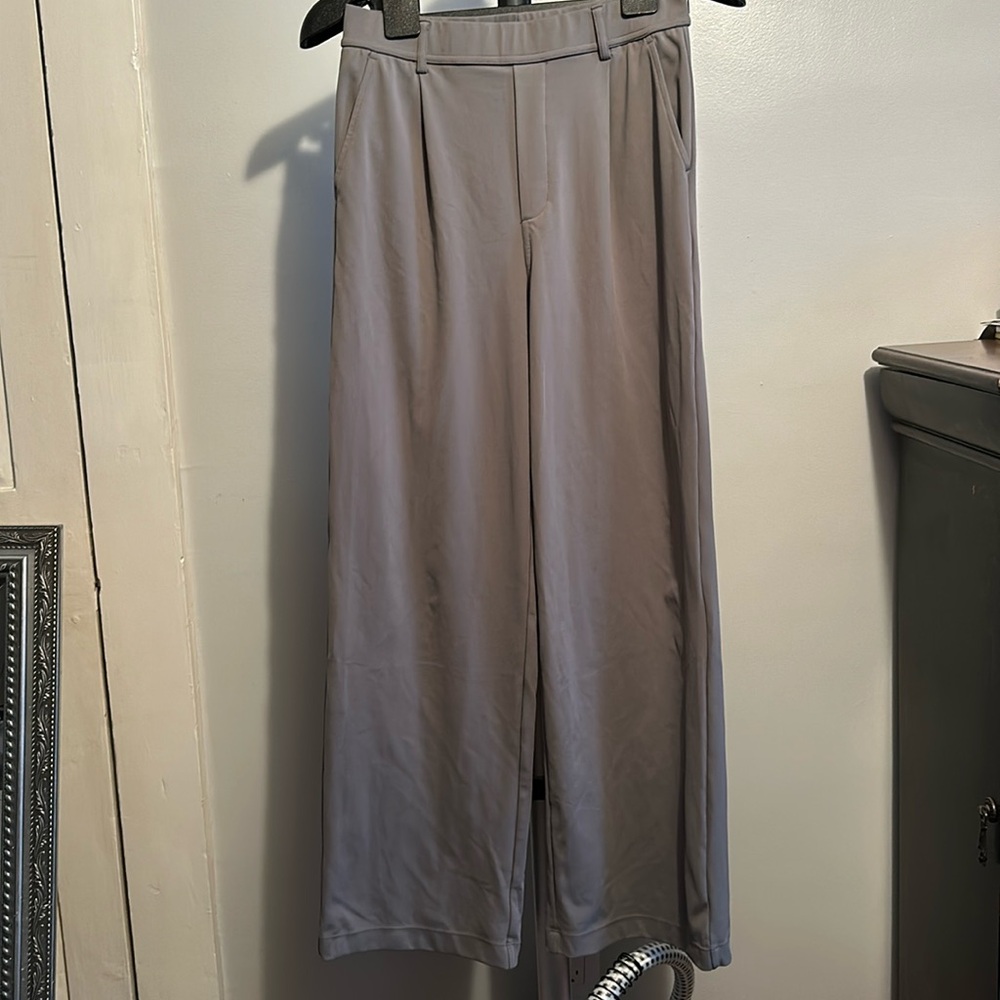 Halara High-Waisted Wide Leg Pants – Gray – Size Small – Comfy Stretch